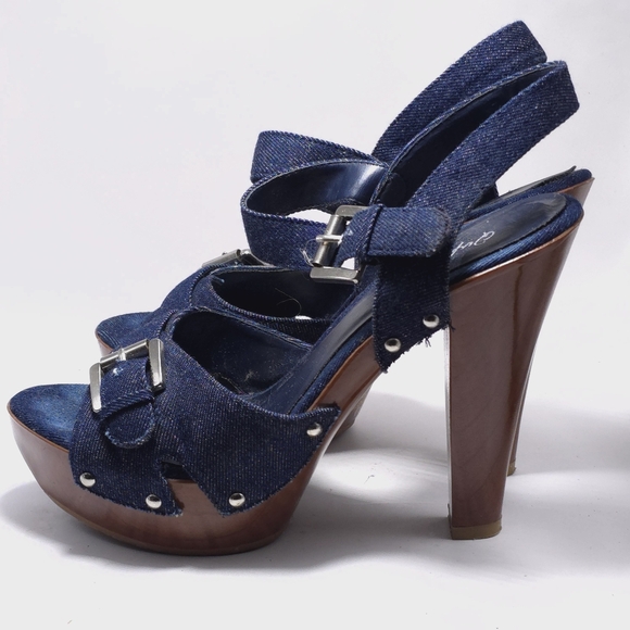 Qupid Women's Denim Heels Size 7.5 Silver Buckle Wood Heel - Picture 3 of 13